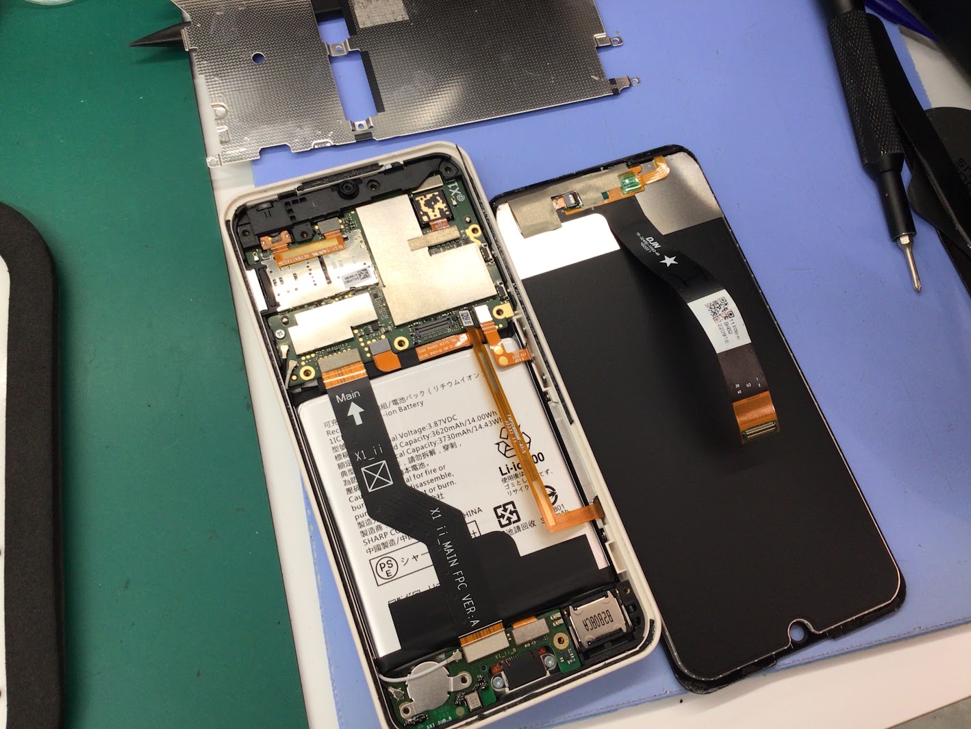 音が小さい・割れる…スマホのスピーカー不調、意外な原因とNGな掃除方法